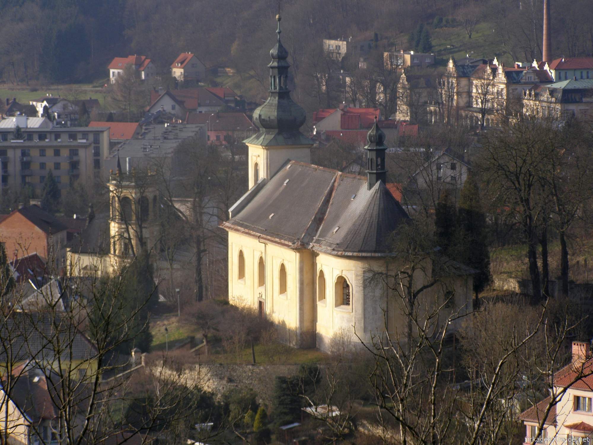 Brandýs nad Orlicí - kostel Nanebevstoupení Páně - pohled ze zříceniny hradu