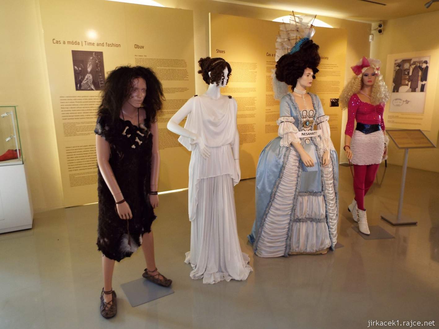 Šternberk - Expozice času 44 - Čas ve výtvarném umění a v hudbě