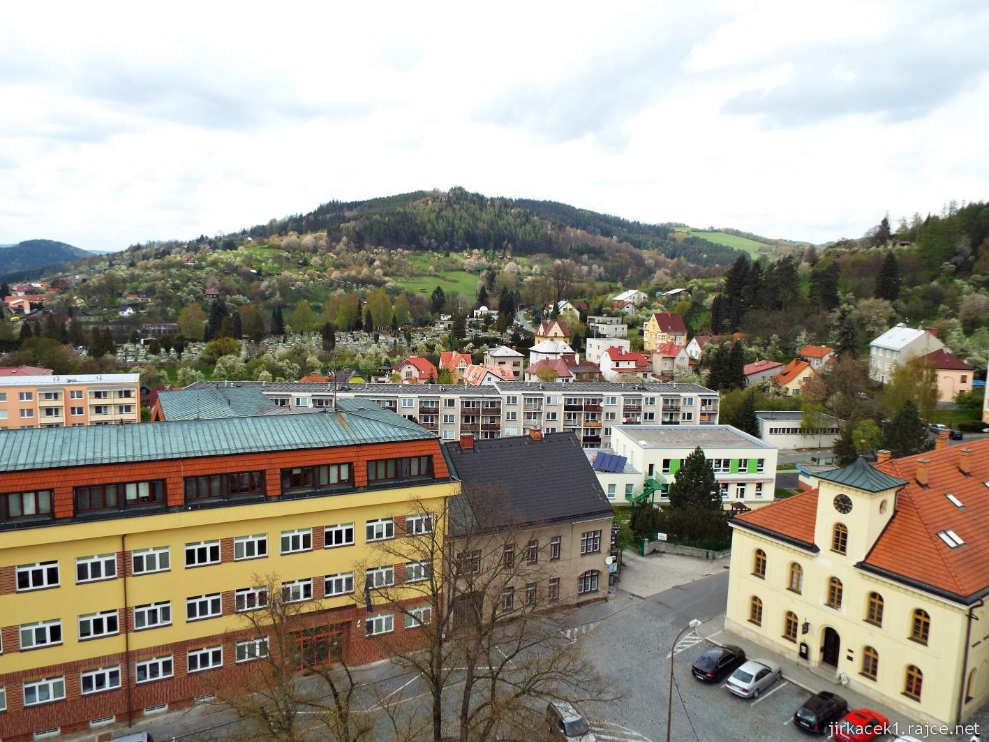 Vsetín - Horní náměstí - pohled na město ze zámecké věže