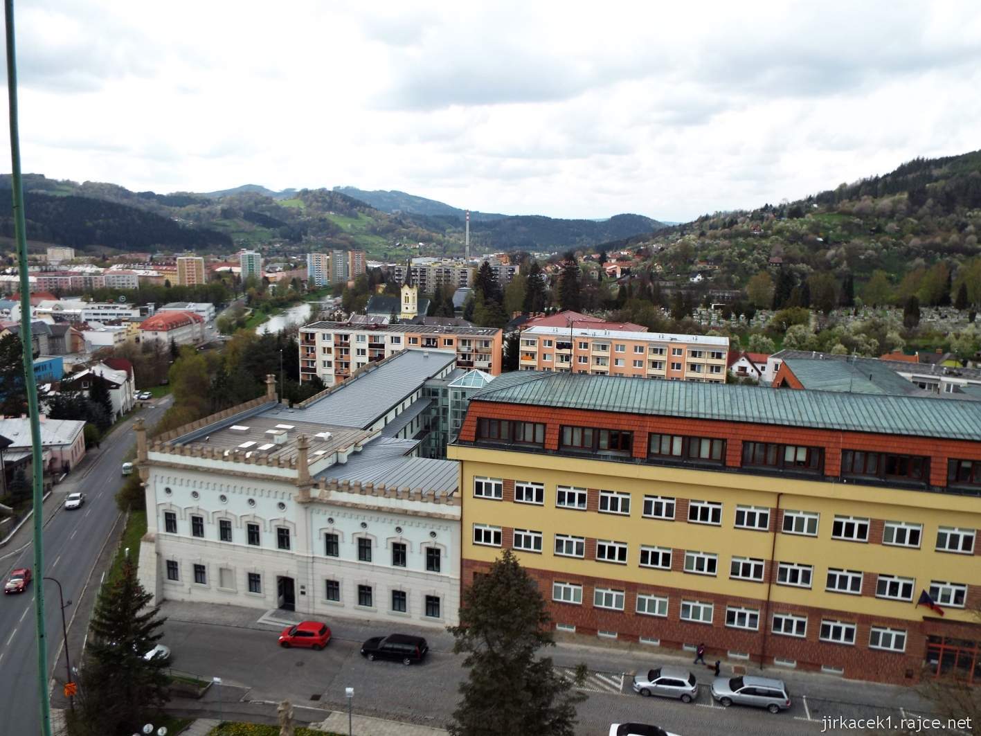 Vsetín - Horní náměstí - pohled na město ze zámecké věže