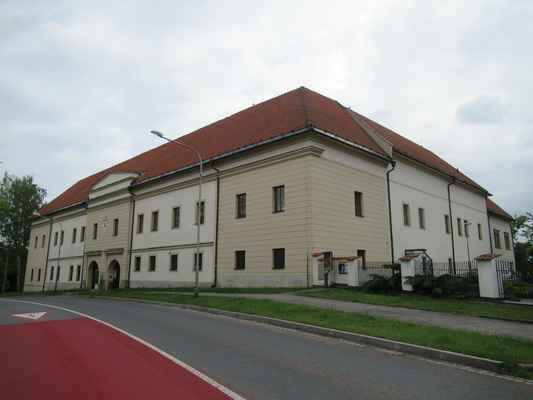 Pribyslavsky zamek, dnes Centrum hasicskeho hnuti