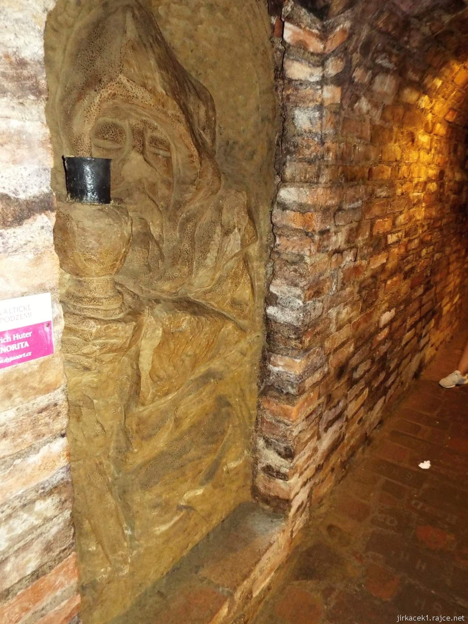 Valtické podzemí 25 - chodba Galerie - socha