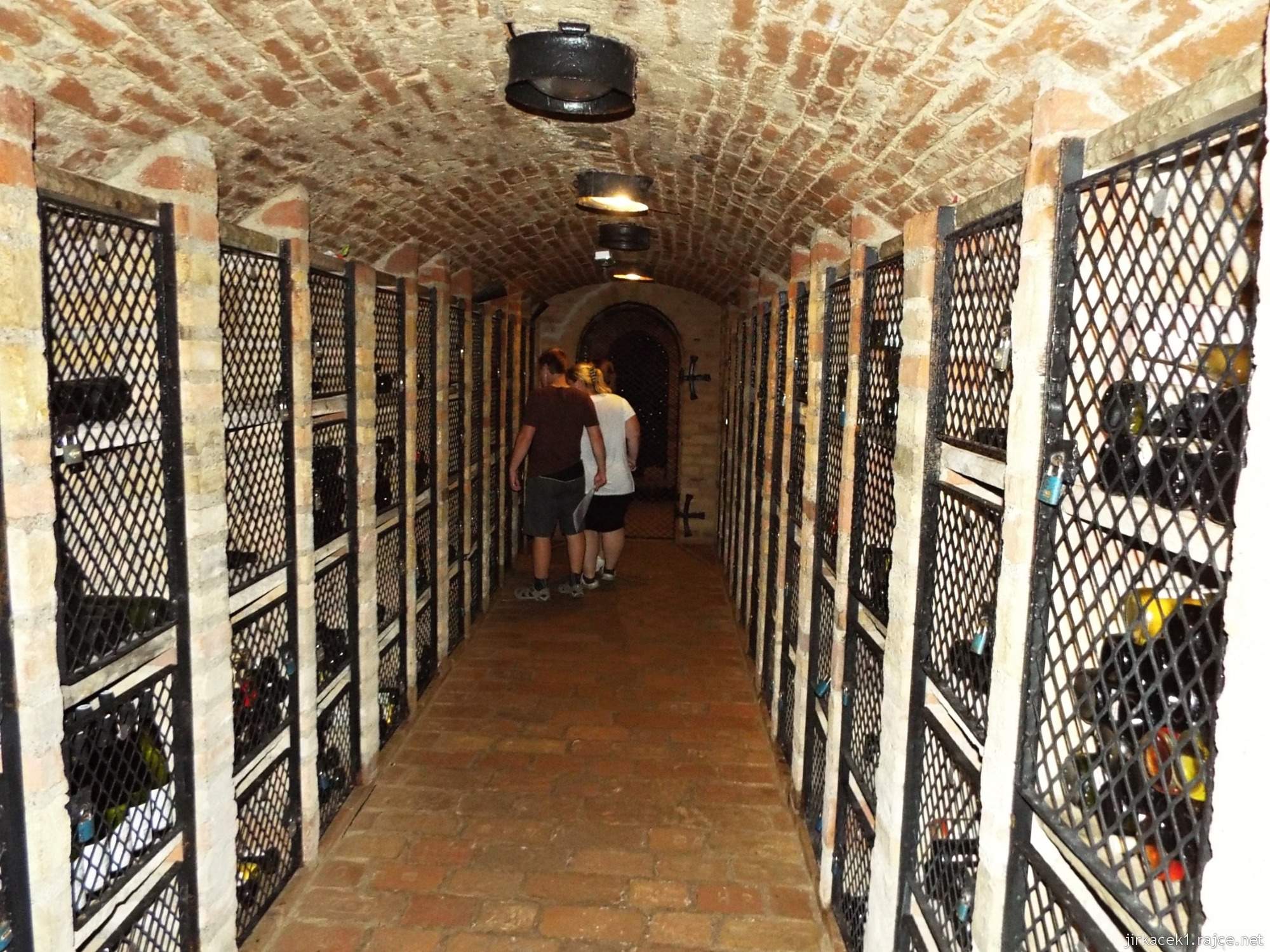 Valtické podzemí 41 - archívní sklep Hubert