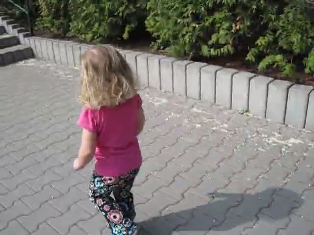 rajce little girl peeing 