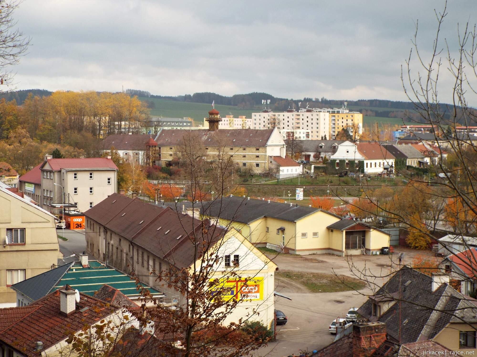 01 - Letohrad - muzeum řemesel 21 - pohled na budovu ze zámeckého parku