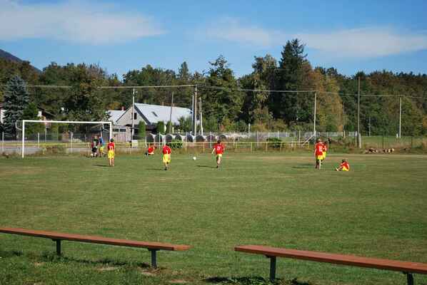 Žáci a rodiče, fotbal podzimu na Bystrém, sobota 1. 10. 2011 