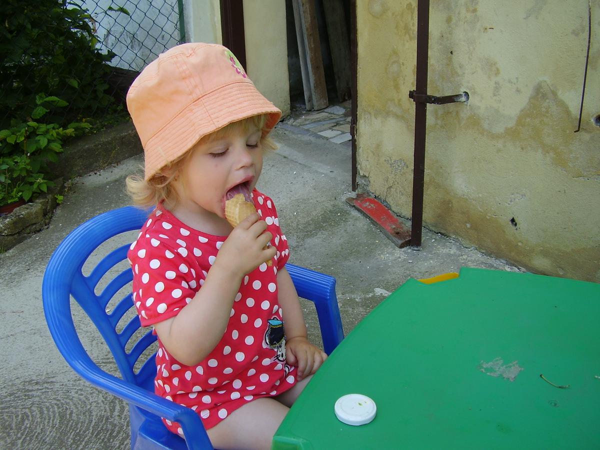 rajce.idnes.cz 2011" 2011-07-04 holky květen a červen 2011 – nesporovi – album na Rajčeti